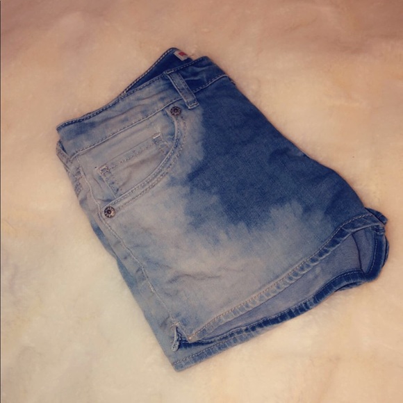 Shorts - Picture 2 of 3